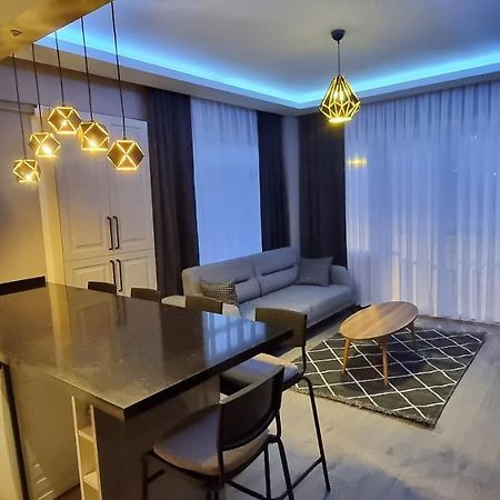 Tam Merkezde Yepyeni Bir Daire Estambul Exterior foto